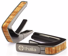 Thalia Premium Series Curly AAA Koa Black Chrome - Kapodastr