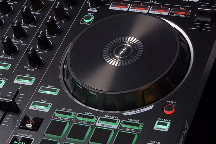 Roland DJ-202 - DJ kontroler