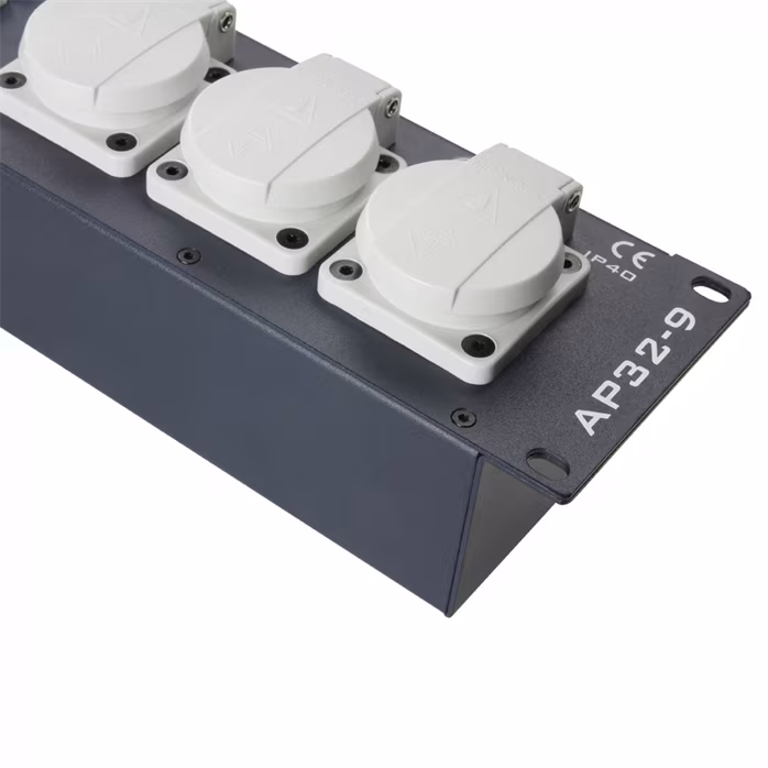 Adam Hall RACK PDU 9 CEE FI - Zásuvková lišta