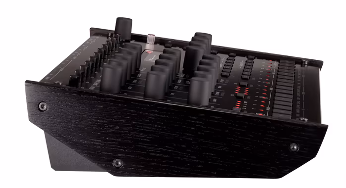 Korg Drumlogue - Bicí automat