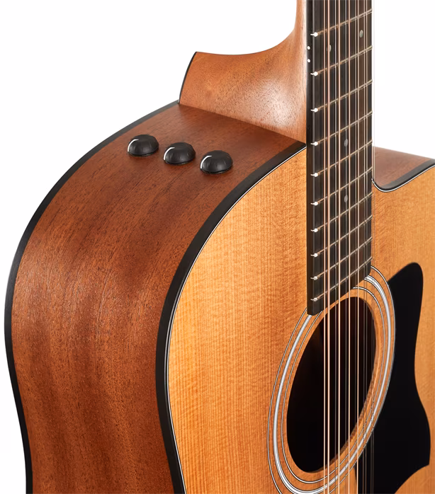 Taylor 150ce - Dvanáctistrunná elektroakustická kytara