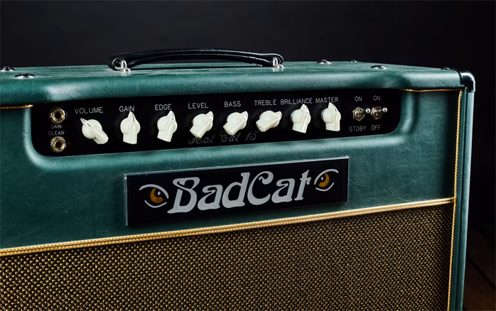 Bad Cat 2000s Hot Cat 15 Combo - Kytarové lampové kombo