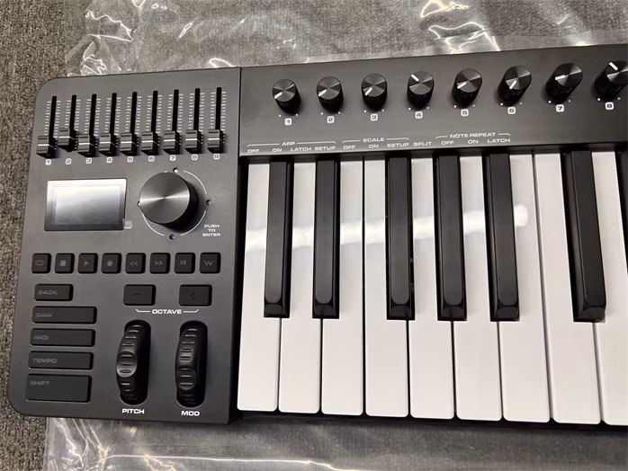 Nux NTK-61 (použité) - USB/MIDI keyboard