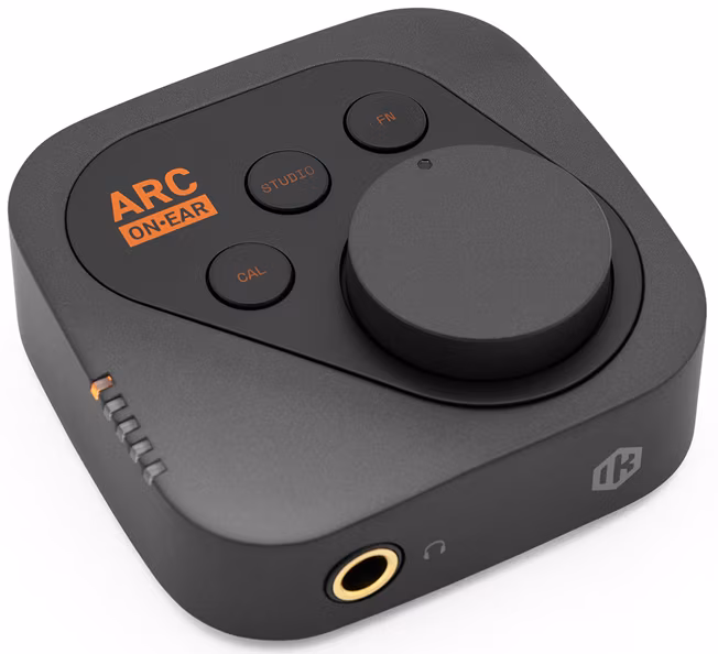 IK Multimedia ARC ON·EAR  - Sluchátkový zesilovač