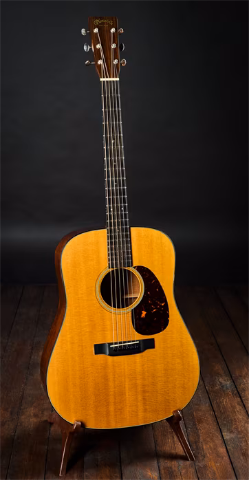 Martin 2015 D-18 - Akustická kytara