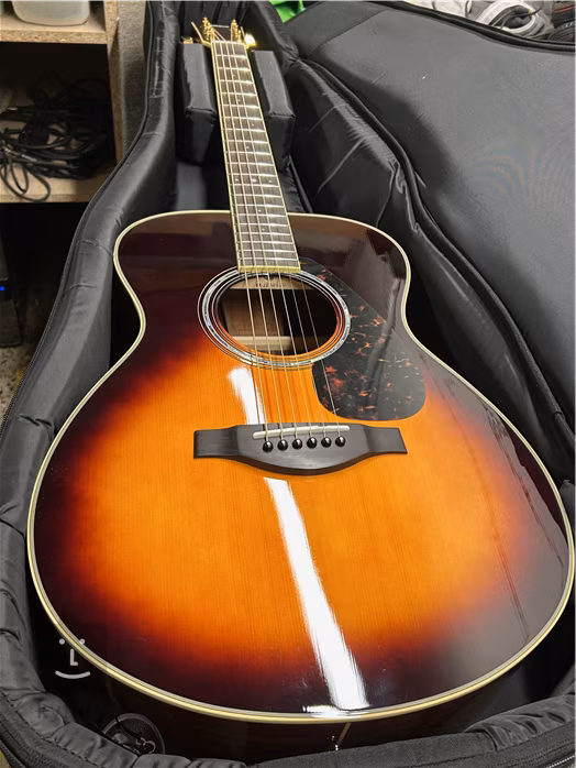 Yamaha LS6 BS ARE (použité) - Elektroakustická kytara