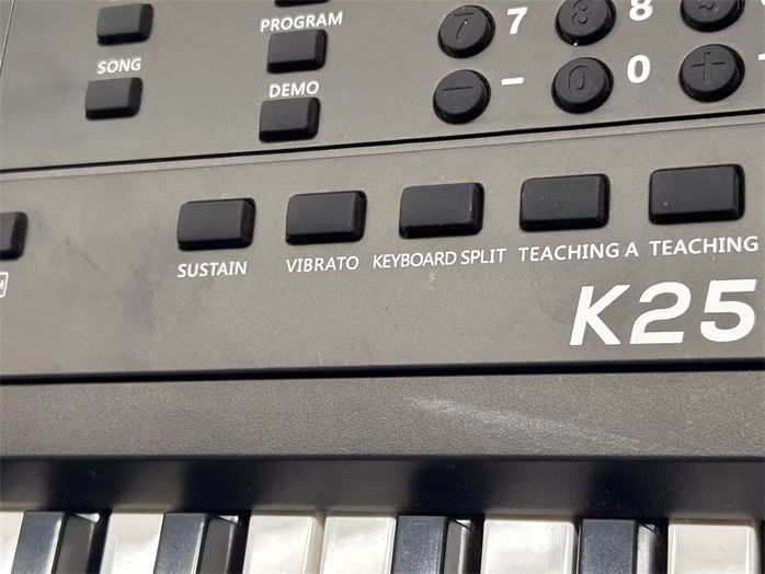 Fox K25 (použité) - Klávesy bez dynamiky