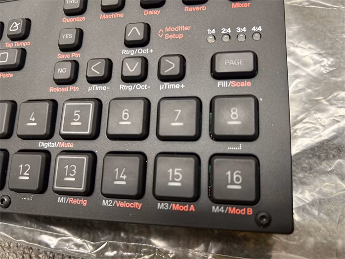 Elektron Syntakt (zánovní) - Groovebox