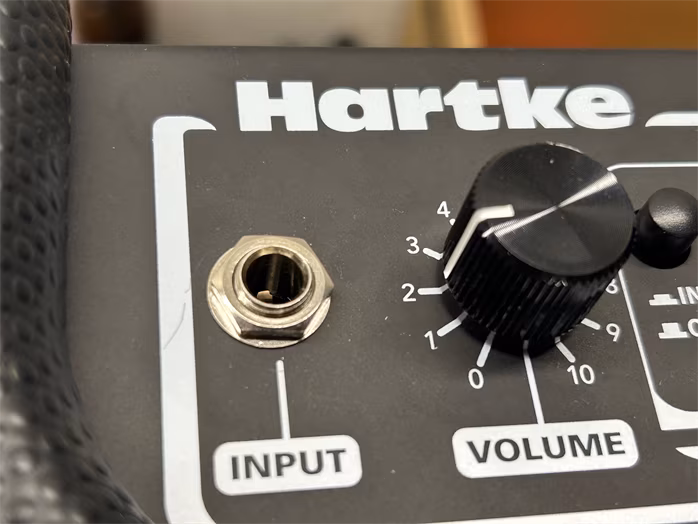 Hartke HD500 (zánovní) - Baskytarové tranzistorové kombo
