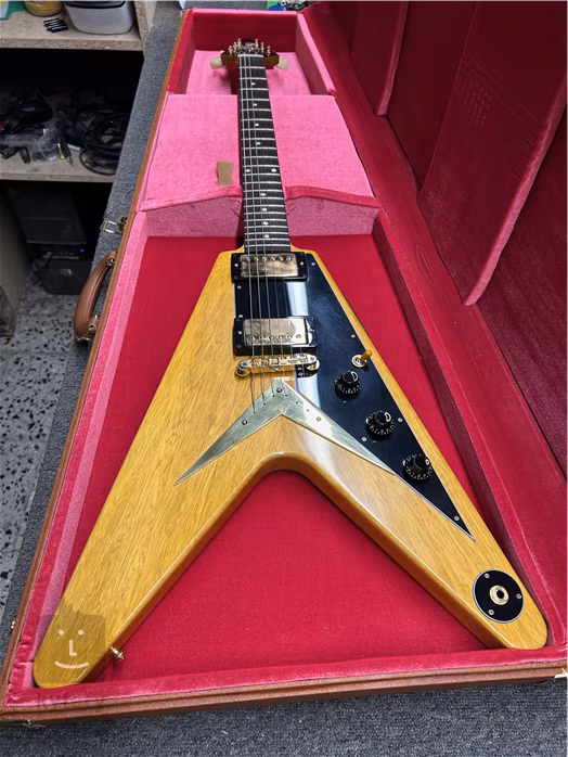 Gibson Custom 1958 Korina Flying V Black Pickguard Natural (zánovní) - Elektrická kytara