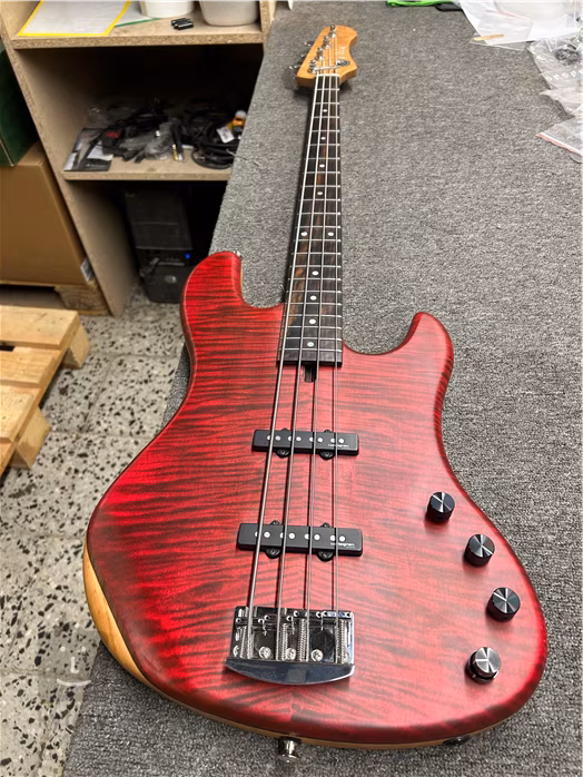 AV Basses AVJ4m Flamed Maple (použité) - Elektrická baskytara