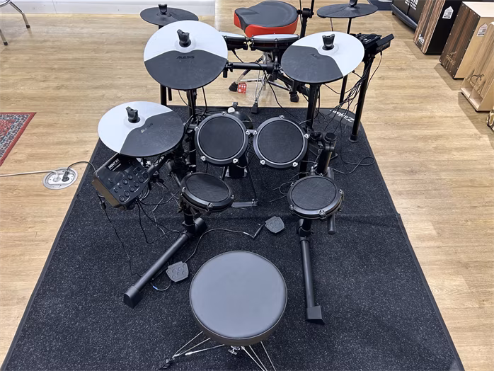 Alesis DEBUT KIT (použité) - Elektronická bicí souprava