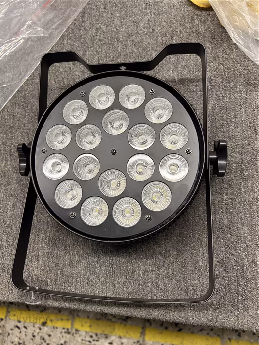 Flash LED PAR 64 18x10W RGBW 4in1 ALU Flat (použité) - LED PAR reflektor