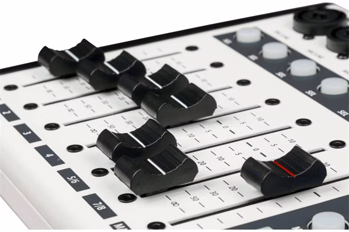 Proel DIGIPAD8 - Digitální mixážní pult