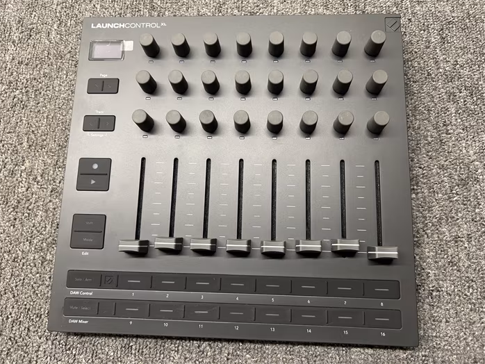 Novation Launch Control XL 3 (zánovní) - USB/MIDI kontroler