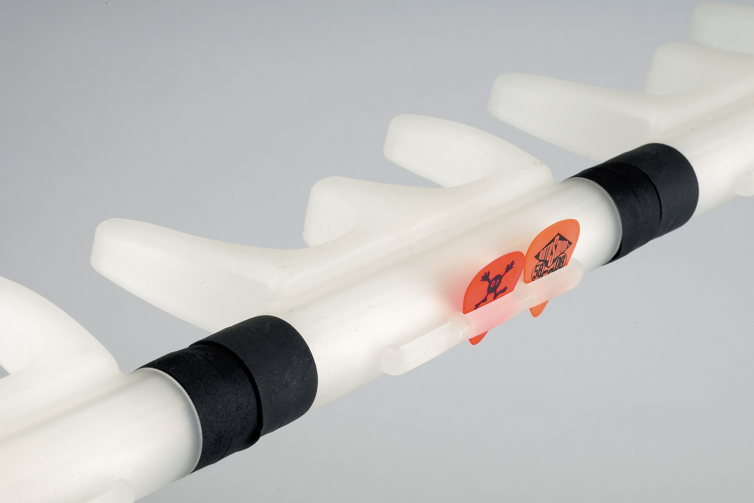 K&M 17515 Guardian 5 Guitar Stand (obrázek 4)