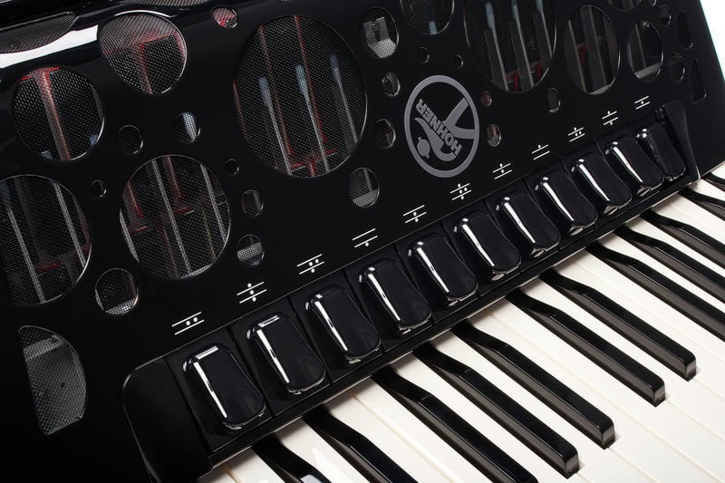 Hohner Amica Forte IV 96 black (obrázek 3)