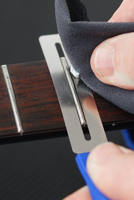 Music Nomad FRINE Fret Polish kit (obrázek 3)