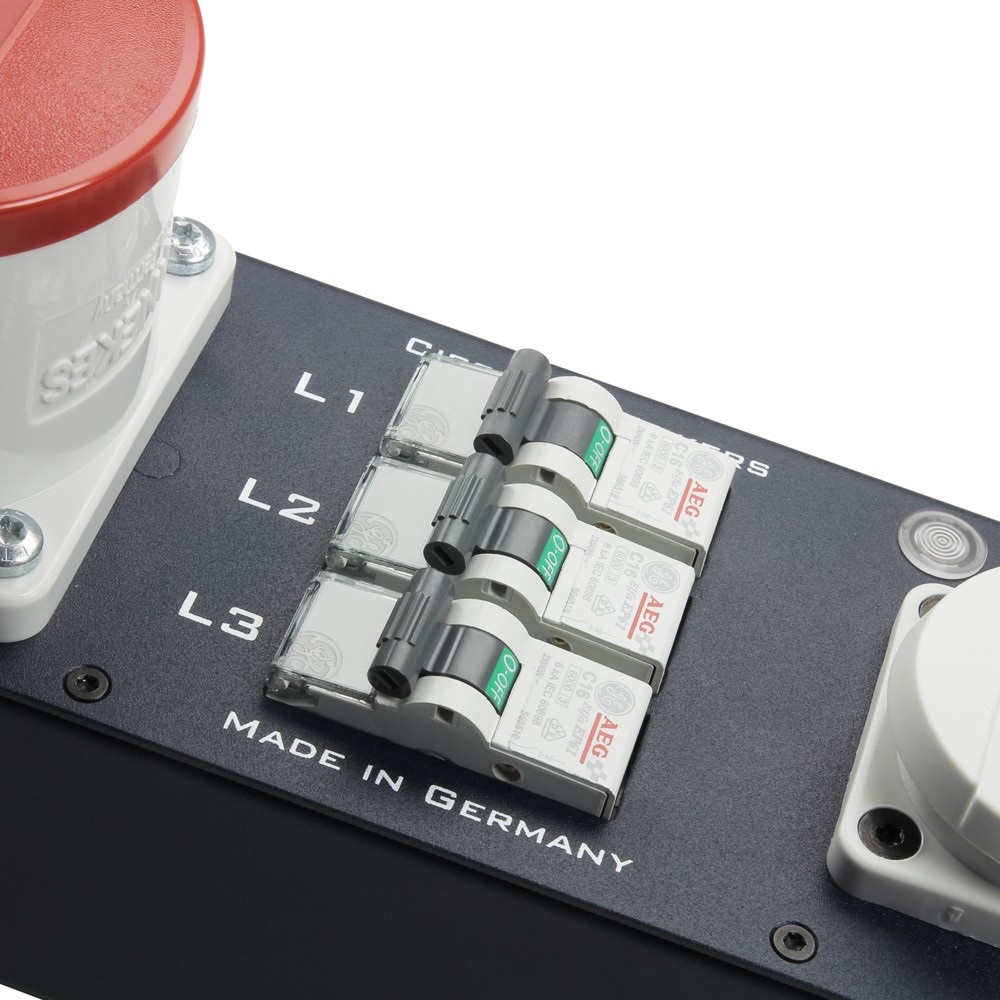 Adam Hall RACK PDU 9 CEE FI (obrázek 3)