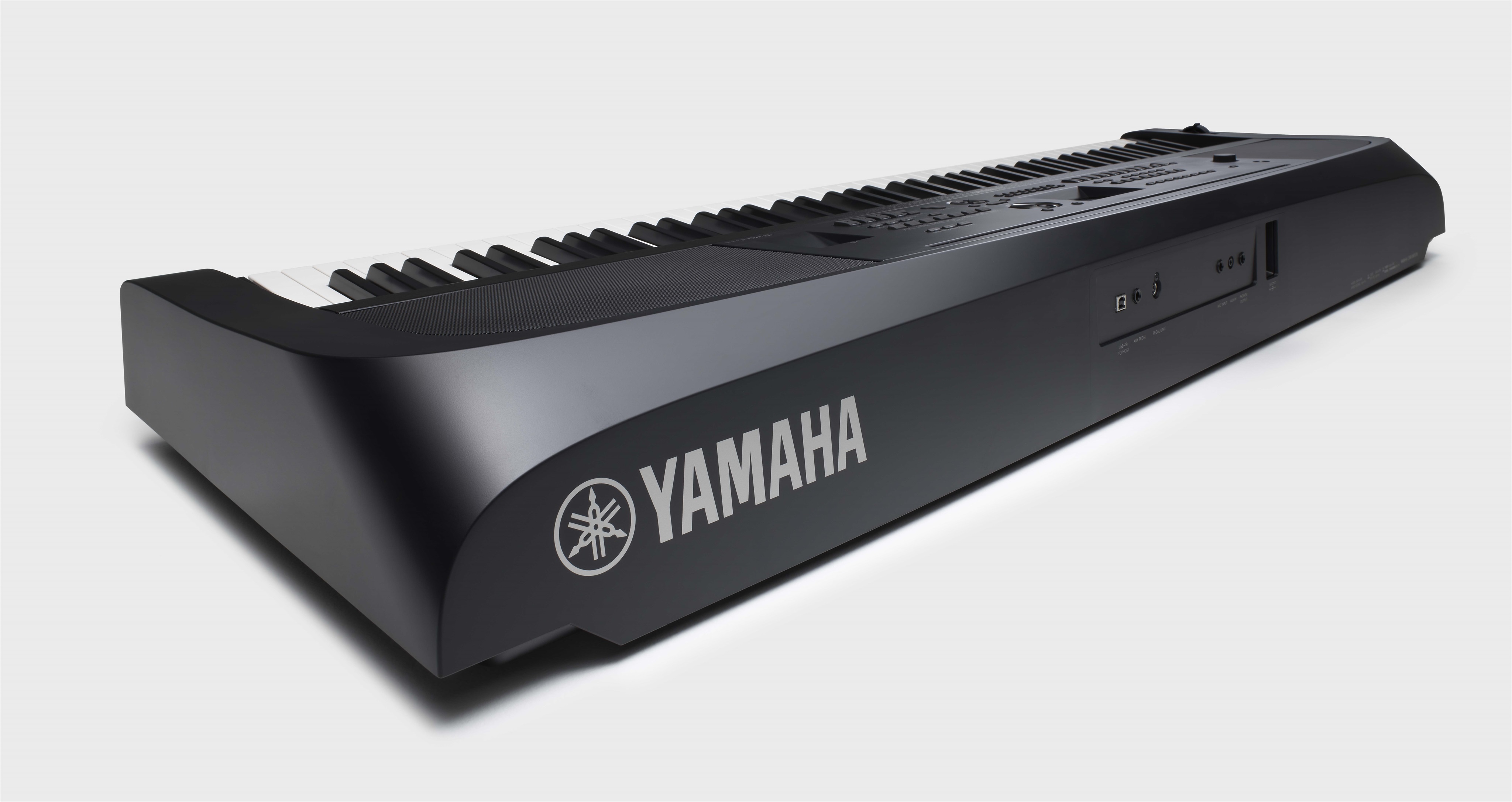 Yamaha DGX-670B (obrázek 8)
