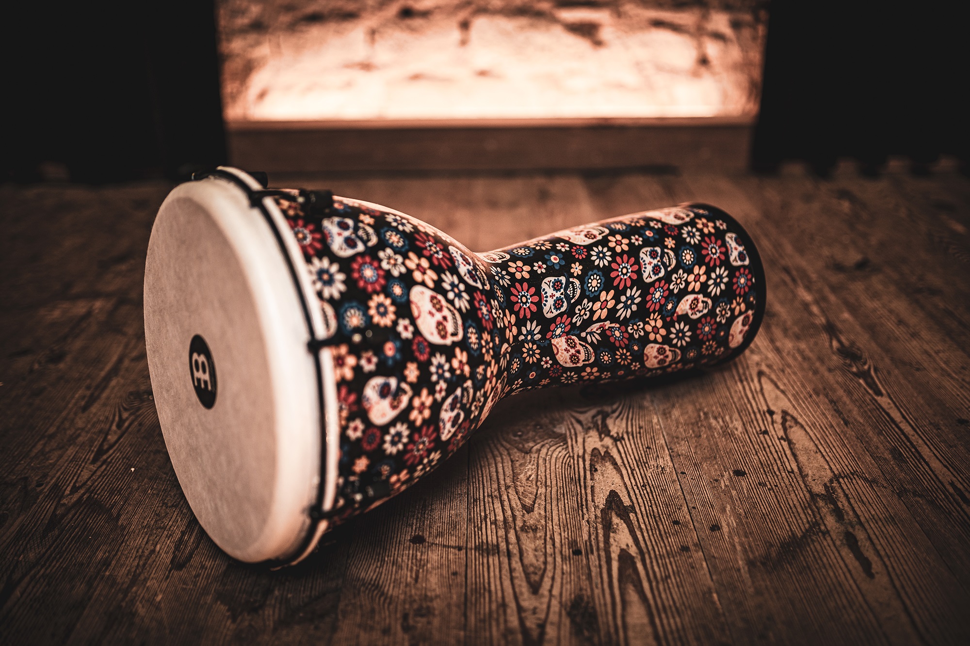 Meinl 12" Alpine Series Synthetic Head Day of the Dead Djembe (obrázek 4)