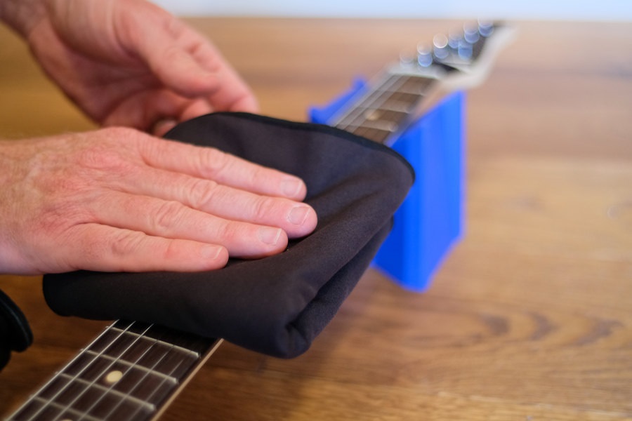 Music Nomad 2 'n 1 Beyond Plush Players Cloth (obrázek 4)