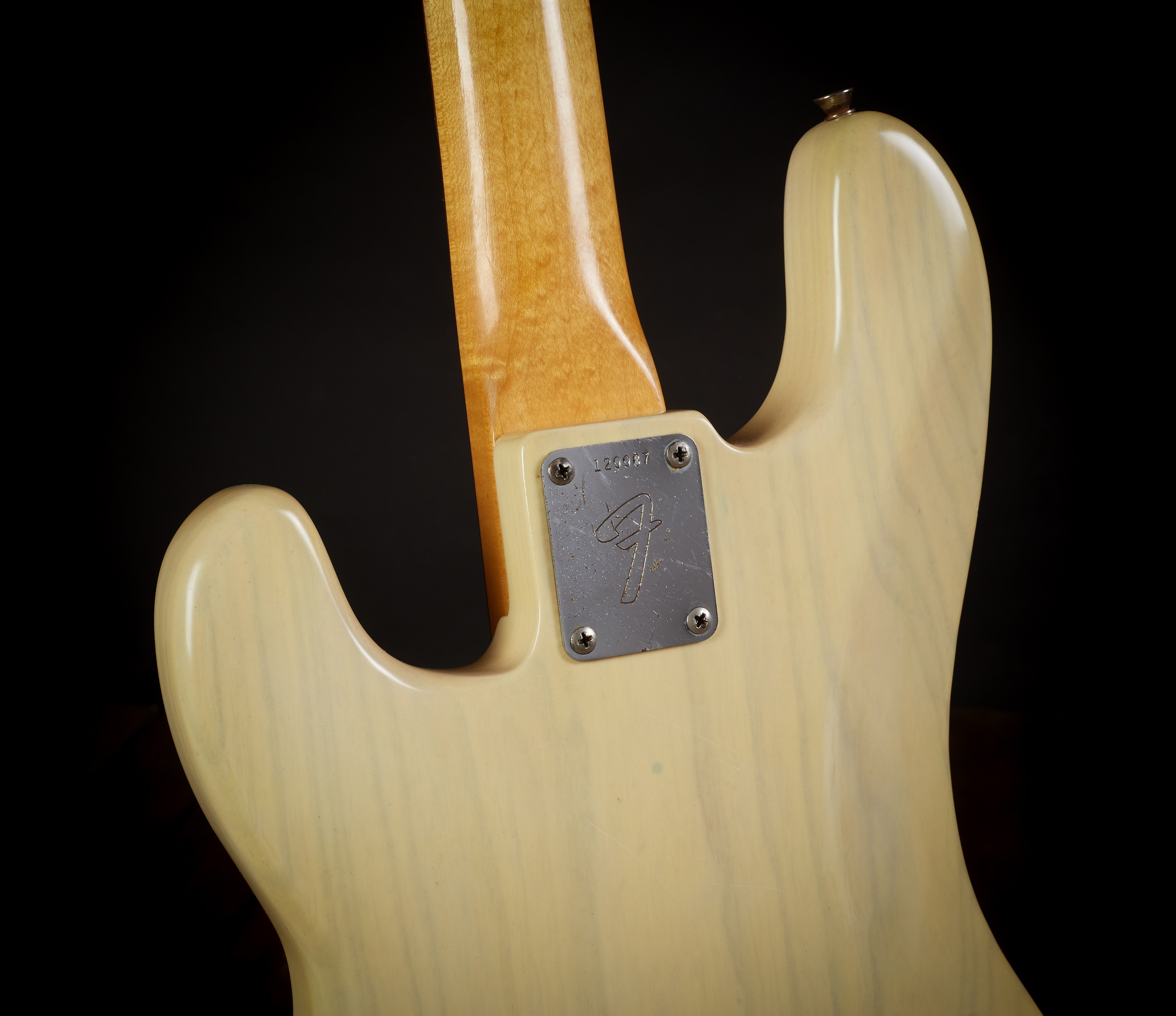 Fender 1966 Precision Bass Refin Trans Blonde 1-Piece Ash Body (obrázek 5)