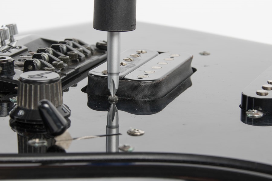 Music Nomad Premium String Changing Kit (obrázek 12)