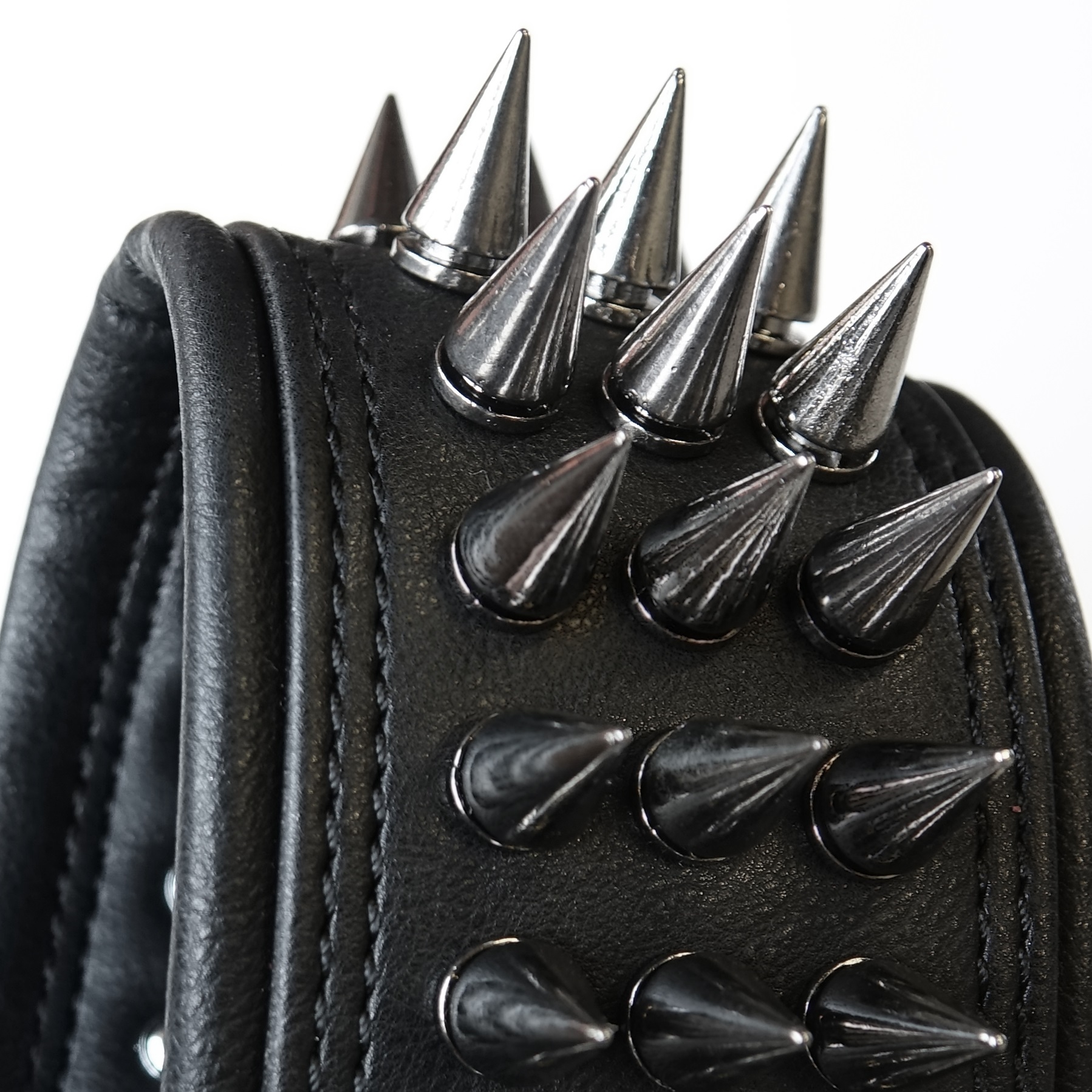 Richter Blackness Gunblack Spikes (obrázek 3)