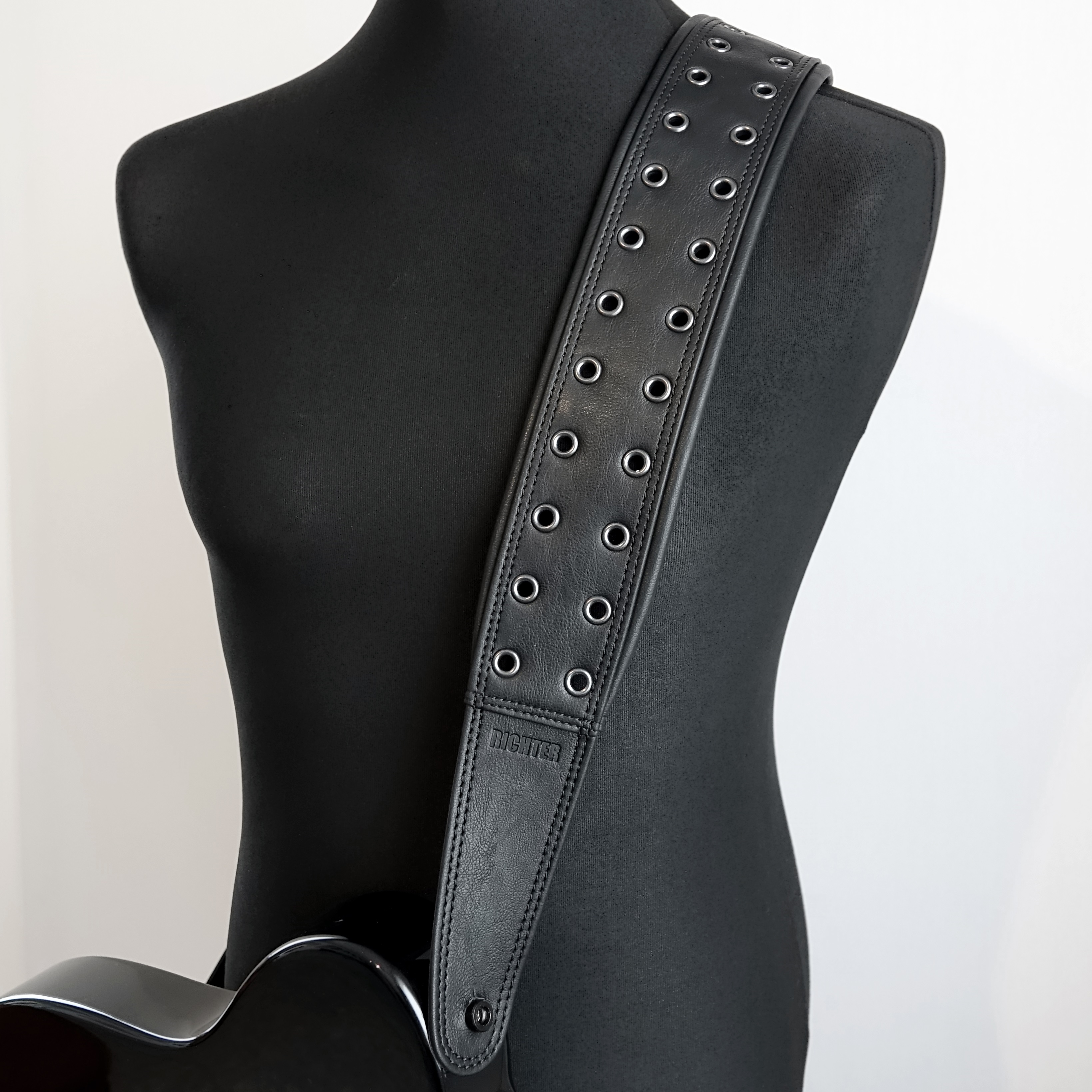 Richter Blackness Gunblack Grommets (obrázek 8)