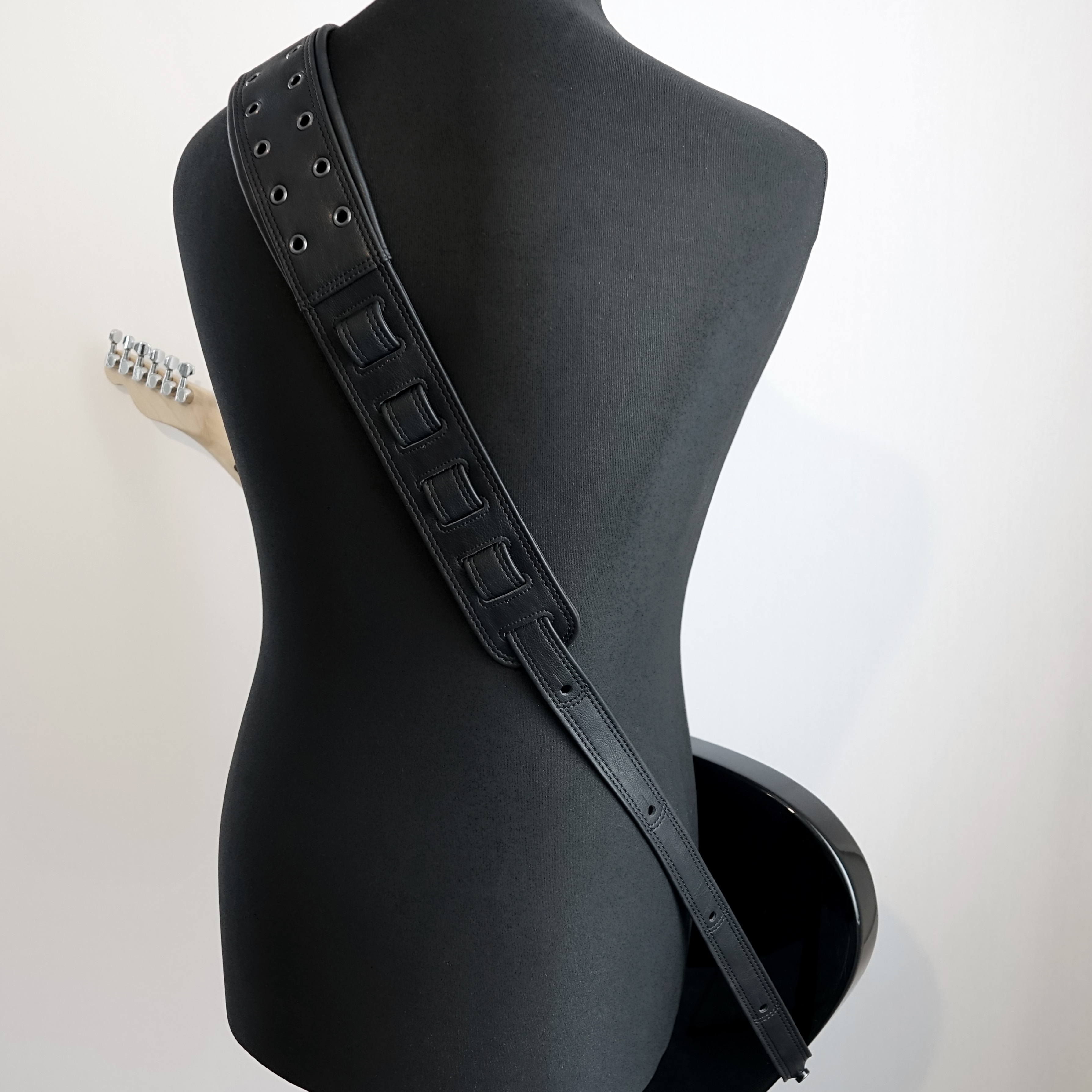 Richter Blackness Gunblack Grommets (obrázek 9)