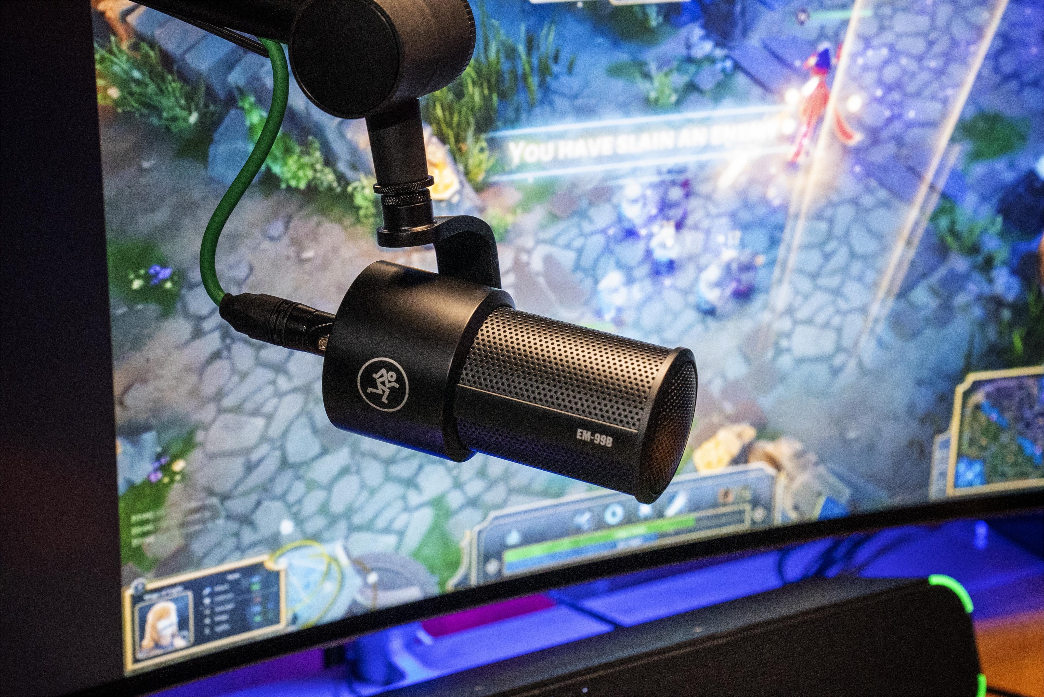 Mackie EM-99B (obrázek 8)