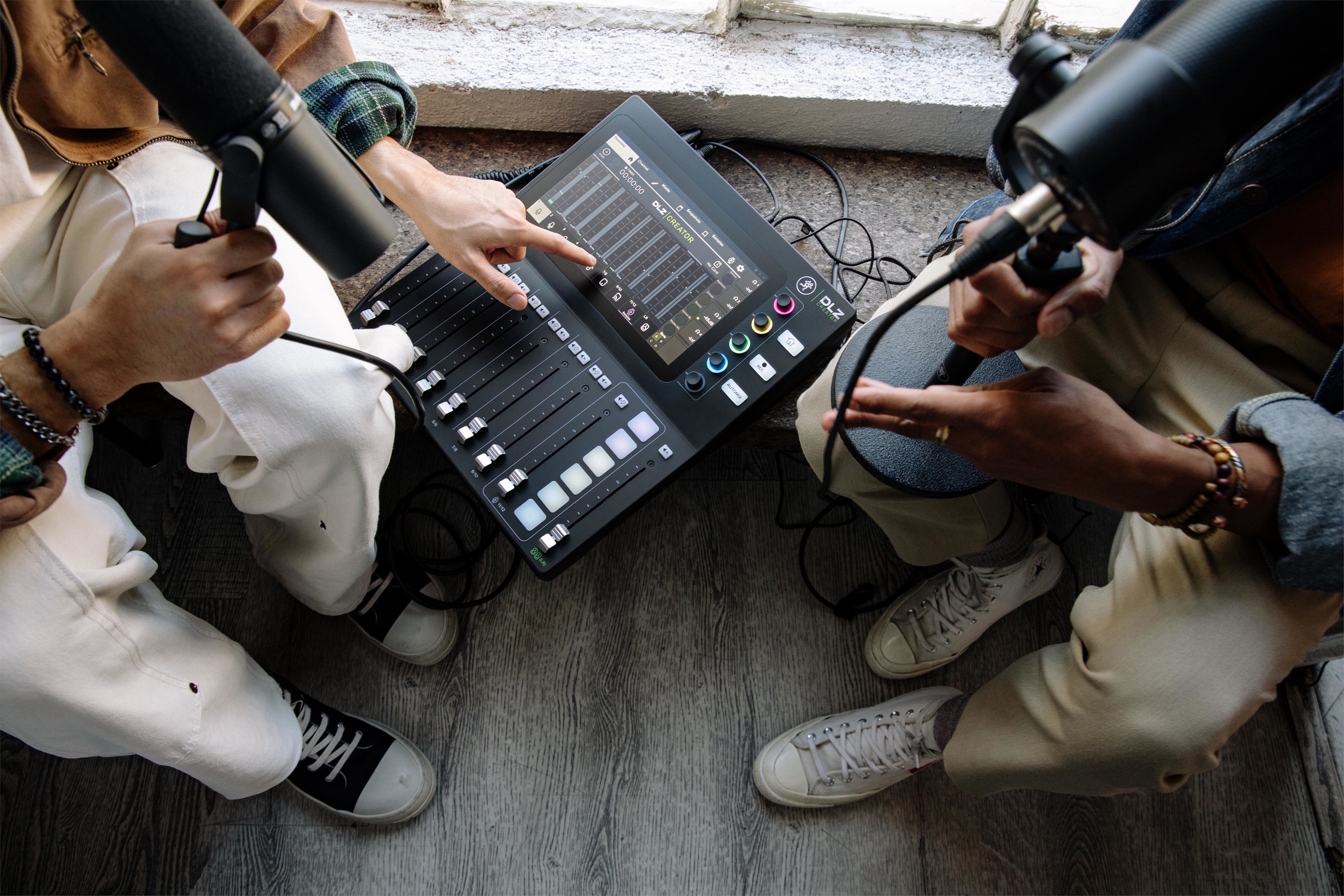 Mackie DLZ Creator Podcasting Mixer (obrázek 41)