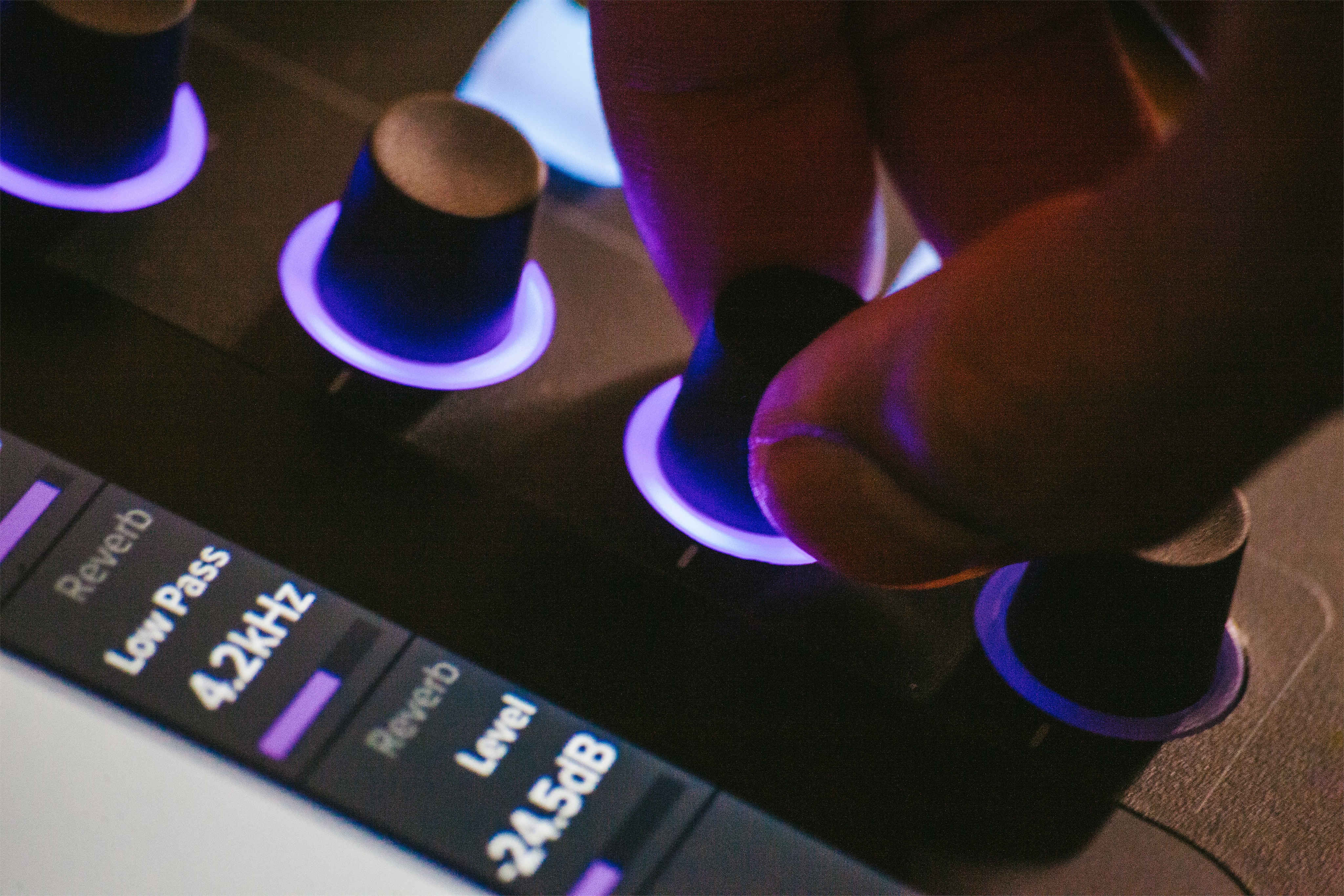 Mackie DLZ Creator Podcasting Mixer (obrázek 42)