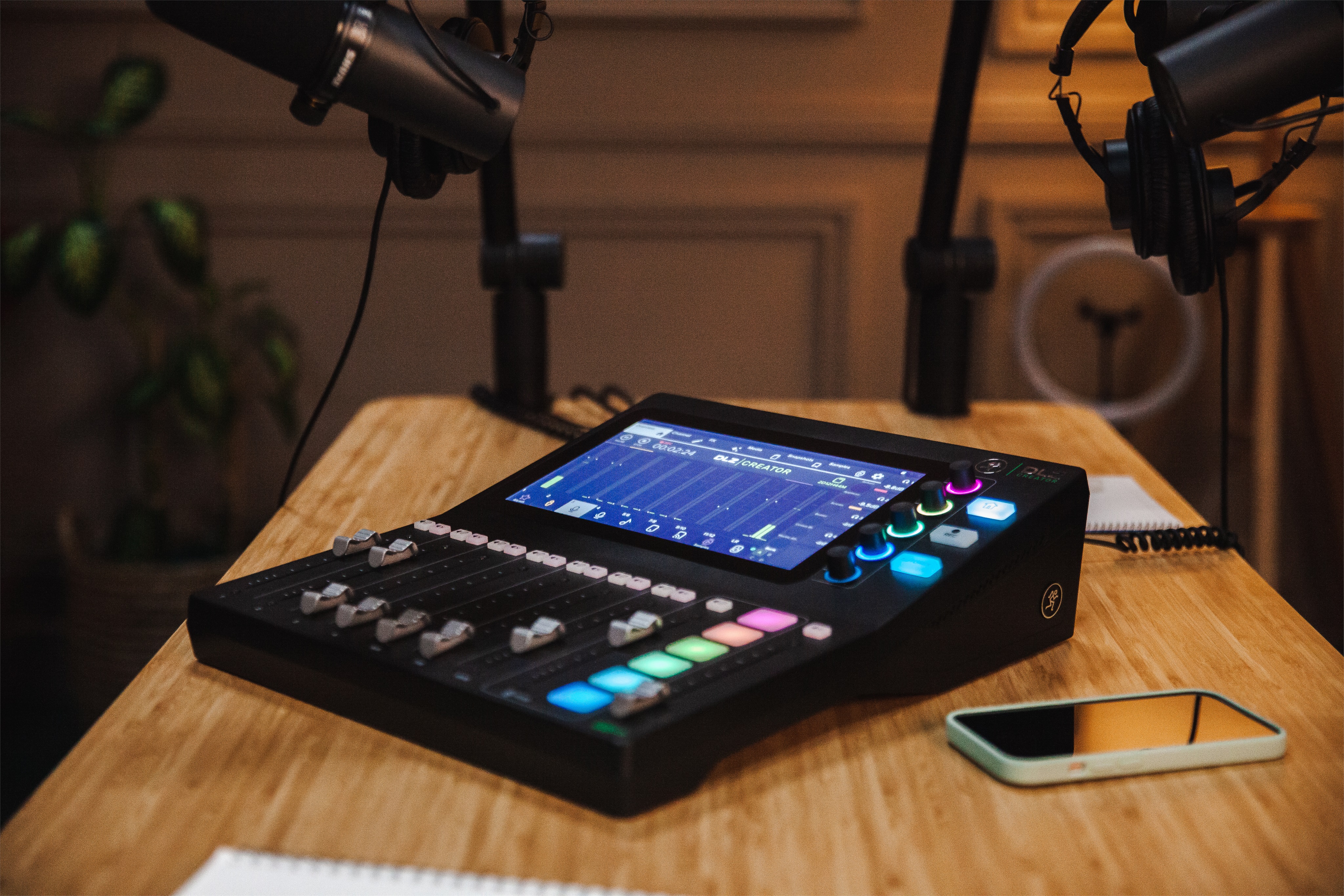 Mackie DLZ Creator Podcasting Mixer (obrázek 44)