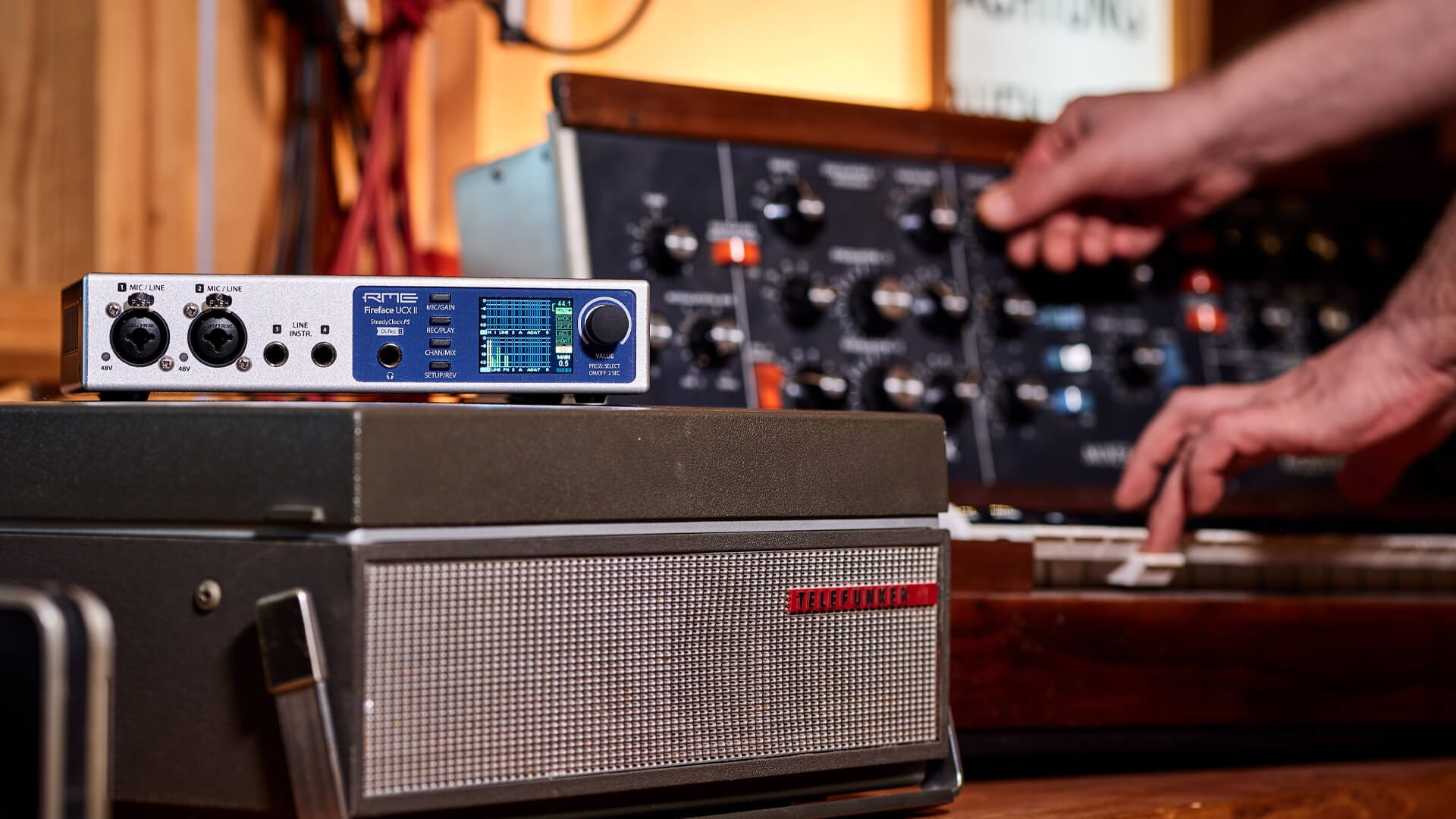 RME Fireface UCX II (obrázek 6)