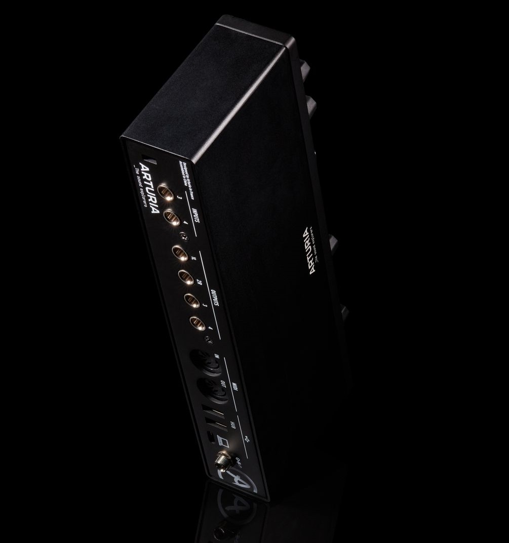 Arturia MiniFuse 4 BK (obrázek 6)