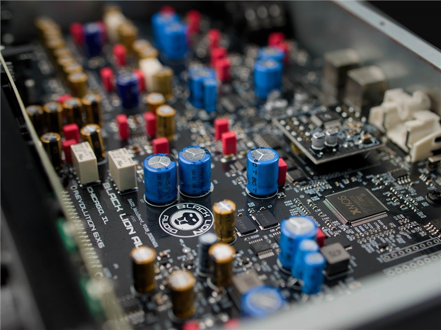 Black Lion Audio Revolution 6x6 (obrázek 7)