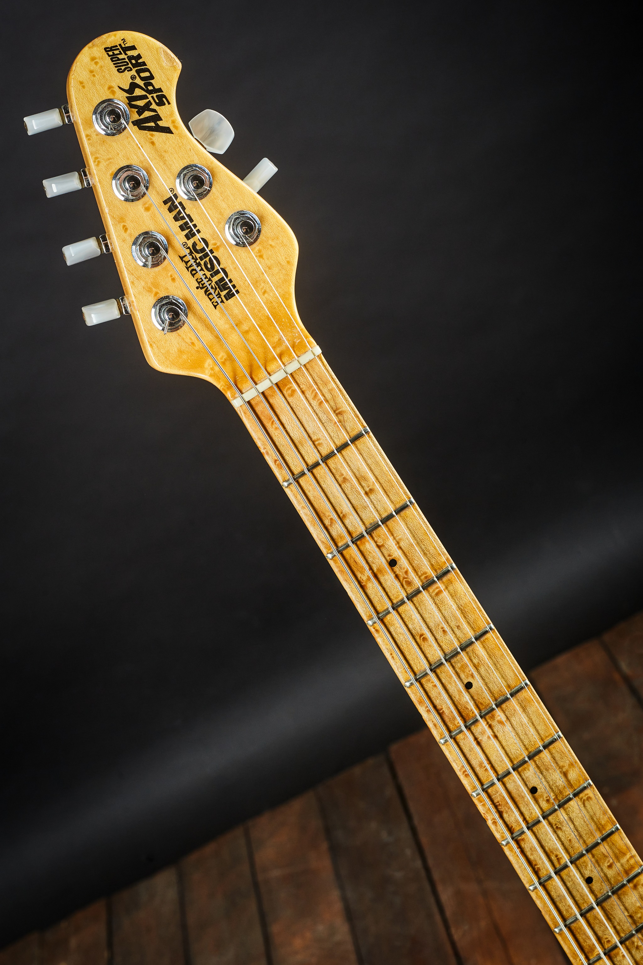 Music Man 1999 Axis Super Sport HH Hardtail Translucent Gold (obrázek 6)