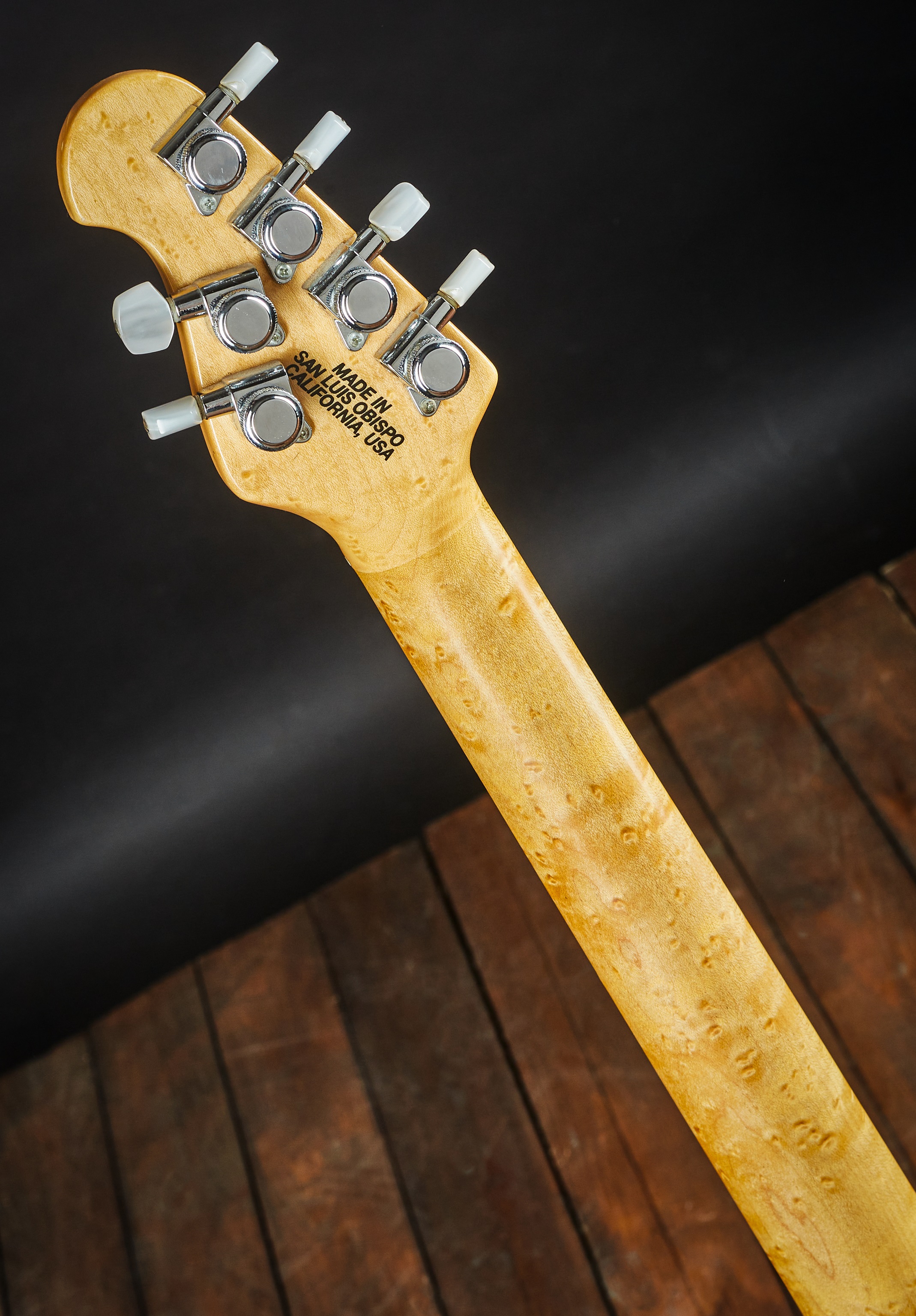 Music Man 1999 Axis Super Sport HH Hardtail Translucent Gold (obrázek 7)