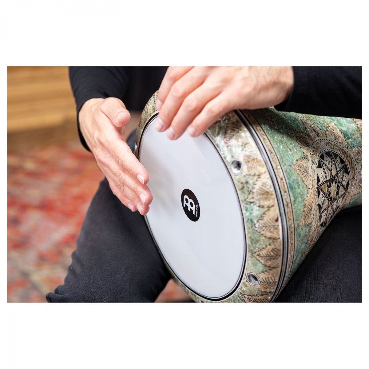 Meinl AEED4 9" Doumbek Mosaik Queen White Pearl (obrázek 4)