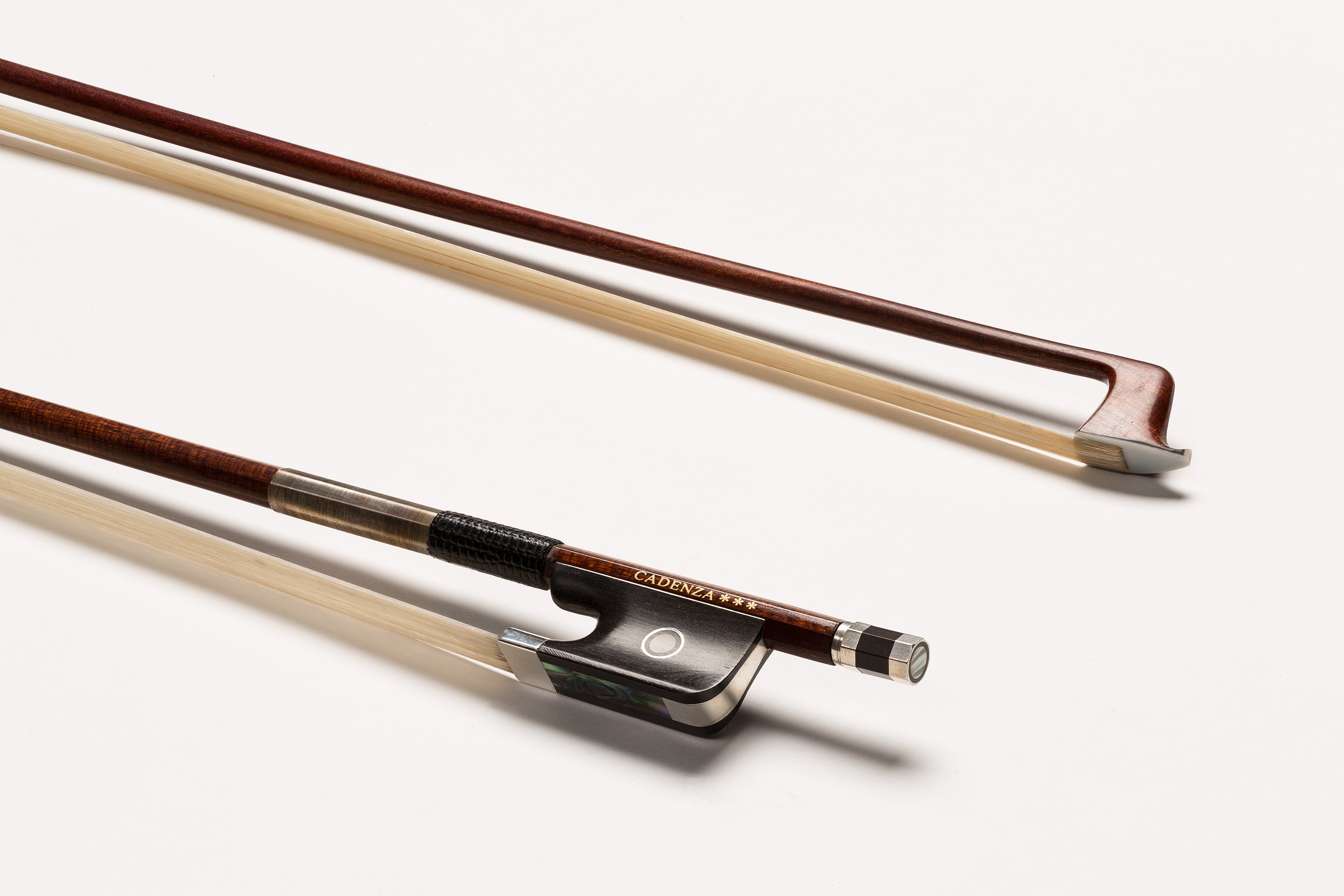 Levně Eastman Cadenza 3 Star Pernambuco Veneer Silver CF 4/4 Viola Bow