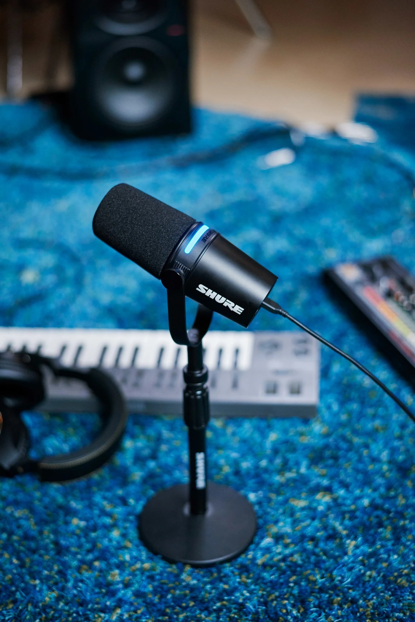 Shure MV7+ Podcast Kit (obrázek 9)
