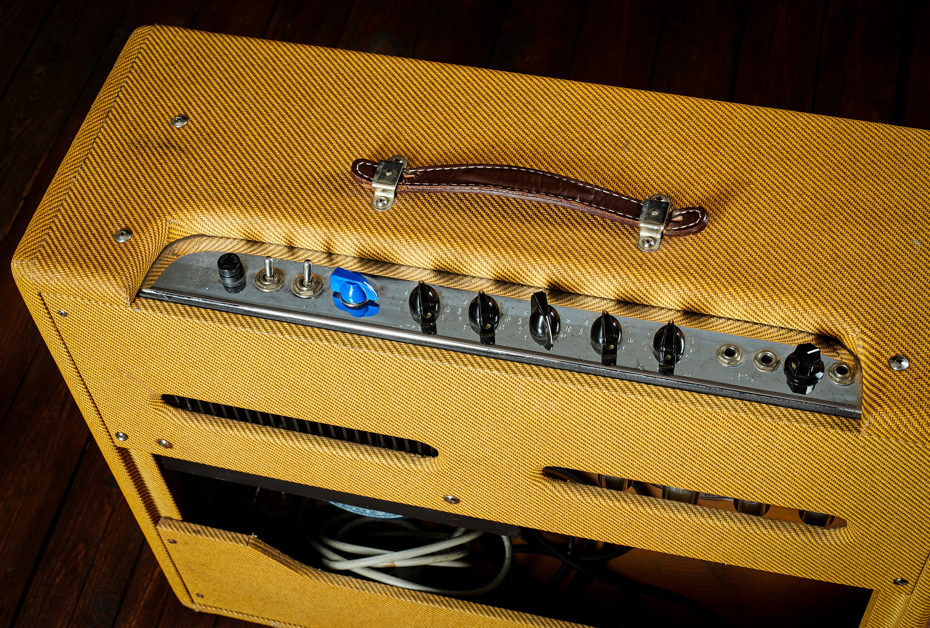 Fender 2004 Twin Amp 57RI Tweed (obrázek 5)