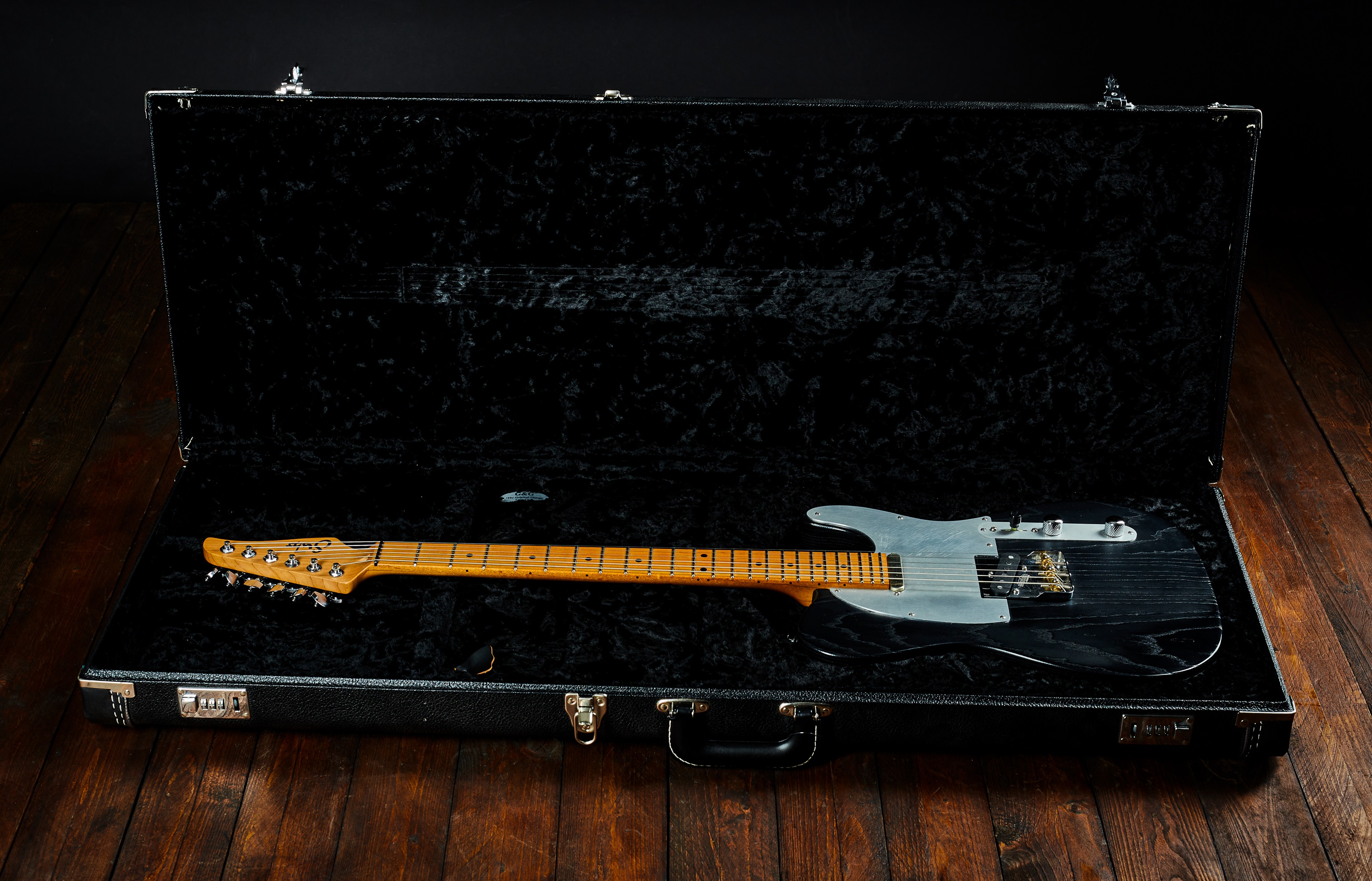 Suhr 2022 Andy Wood SS Modern T War Black (obrázek 7)