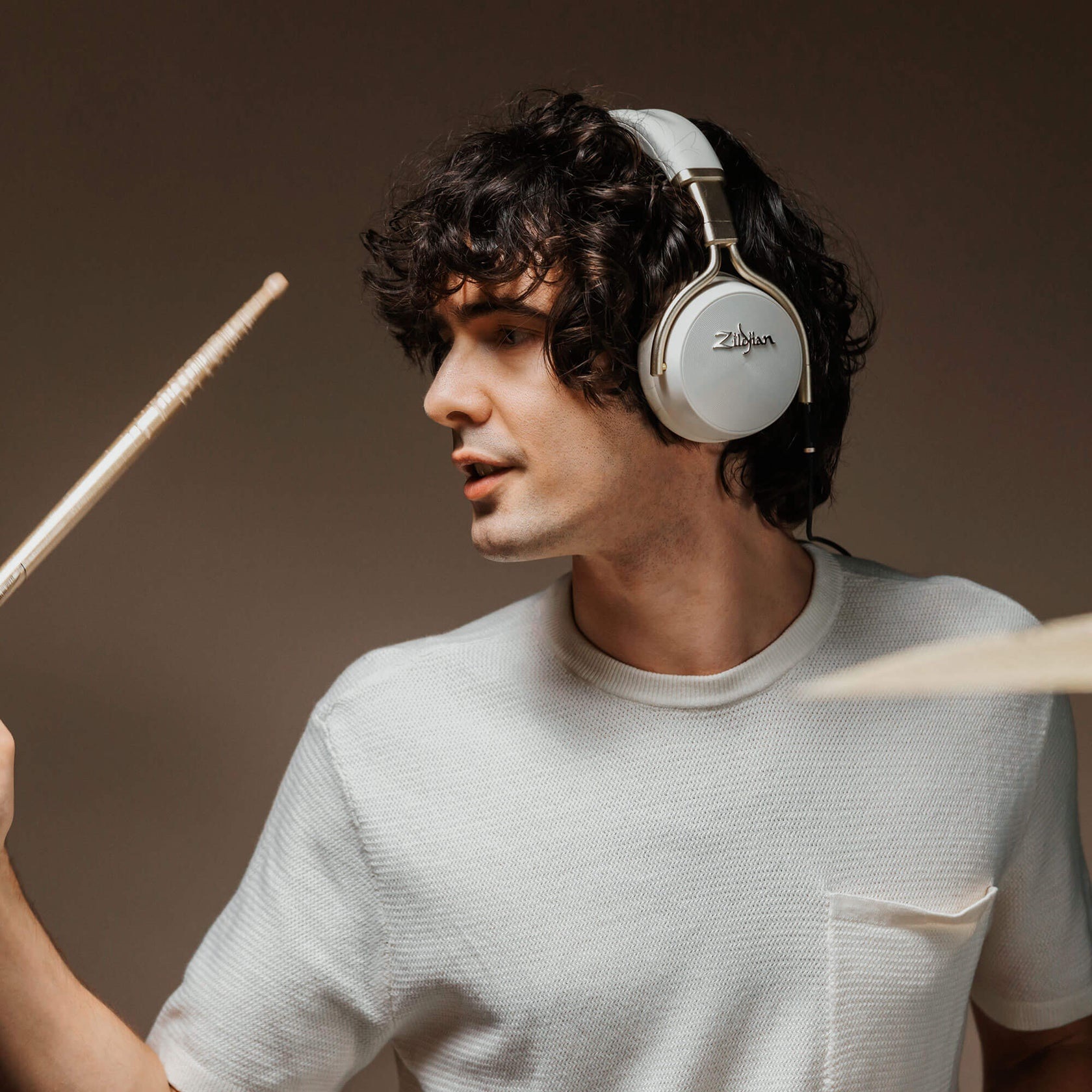 Zildjian Alchem-E Perfect Tune Headphones Sandstorm (obrázek 4)