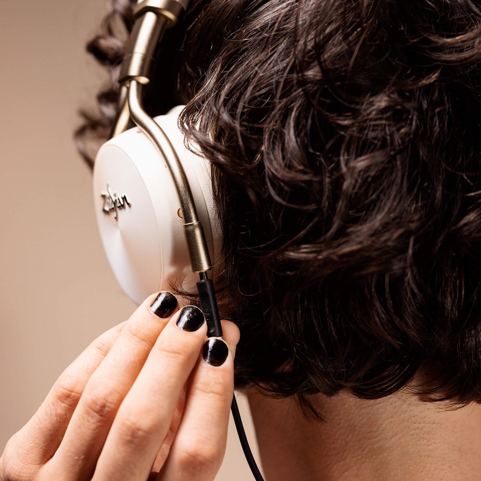 Zildjian Alchem-E Perfect Tune Headphones Sandstorm (obrázek 6)