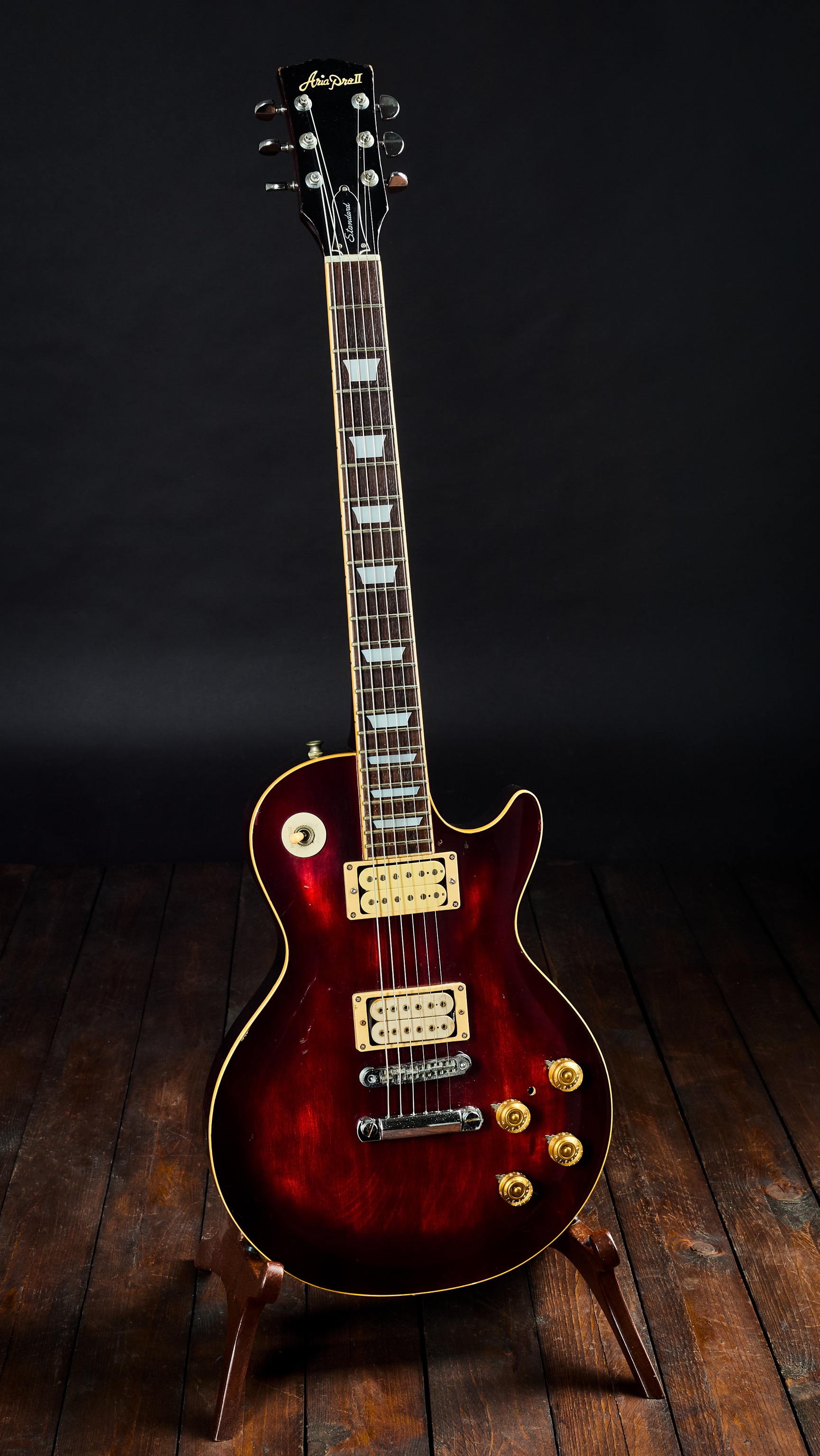 Aria Pro 2 70s LS600 Wine Red
