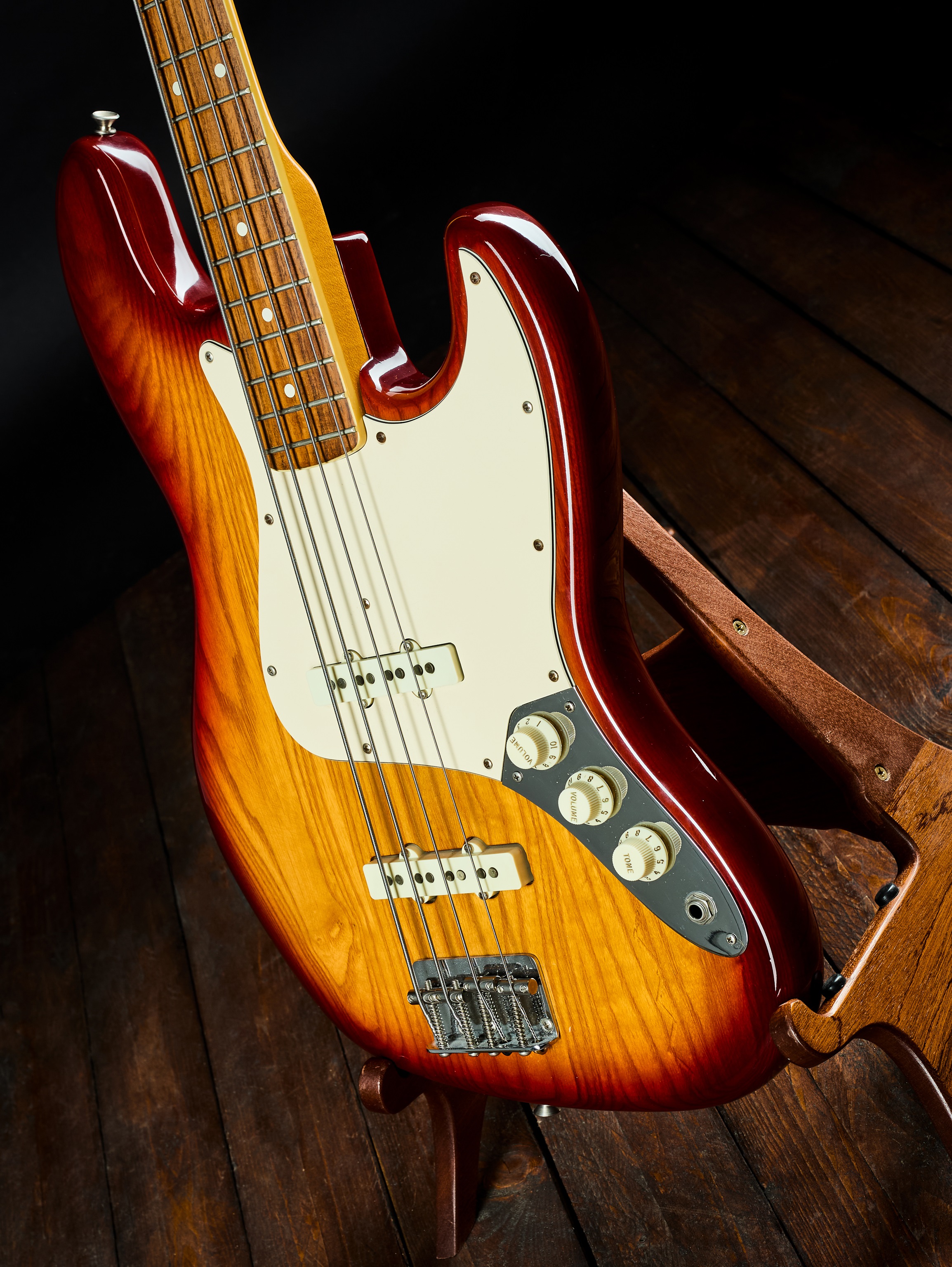 Fender 1982 Jazz Bass Sienna Burst Mint! (obrázek 3)