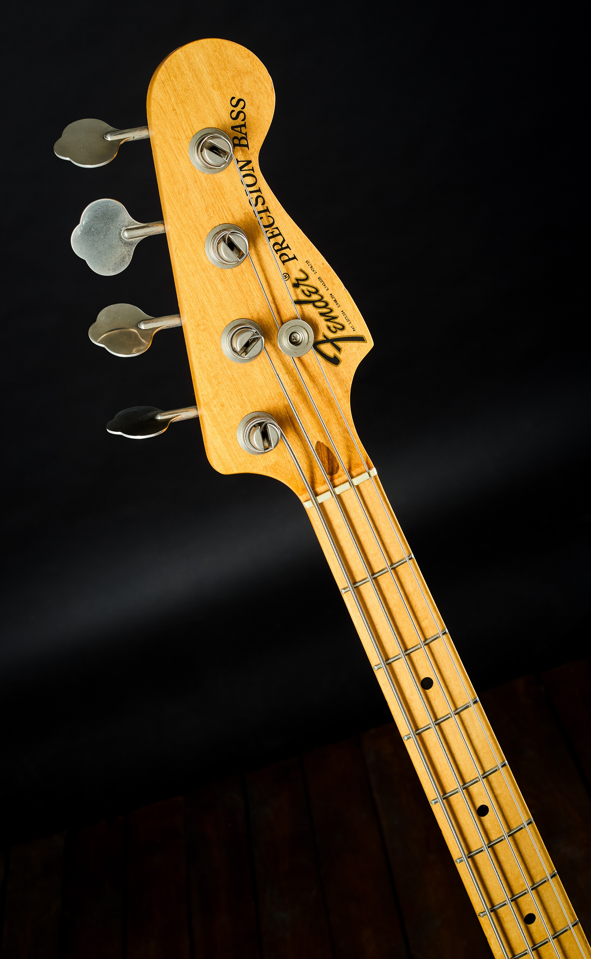 Fender 1975 Precision Mocha Brown (obrázek 6)